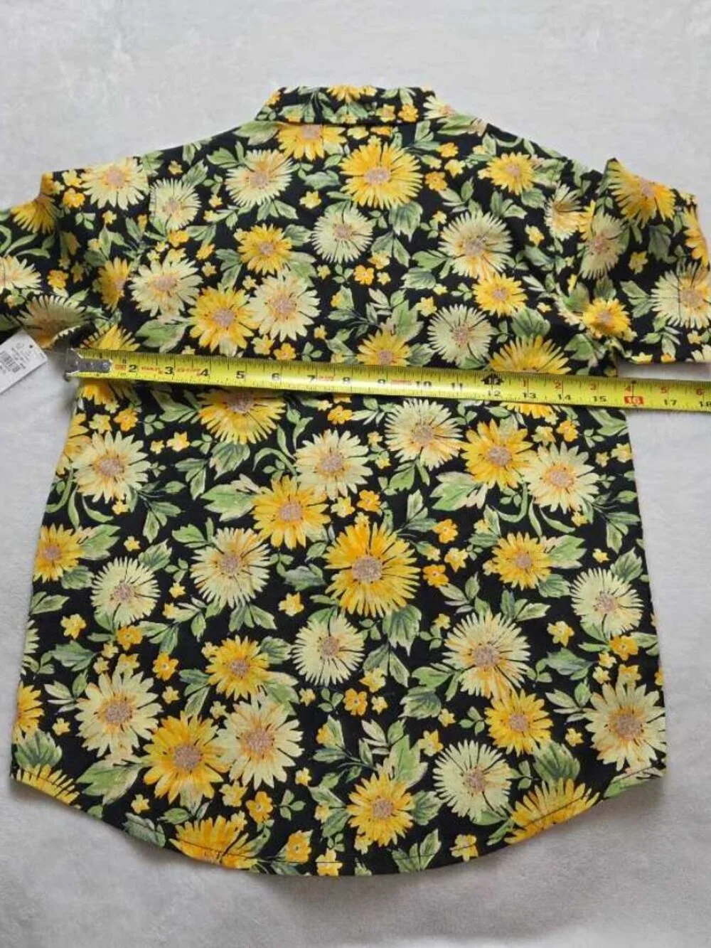 New boys S (6-7) Old Navy sunflower Built-In-Flex button up shirt